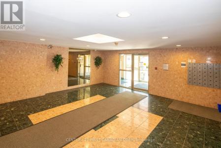77 BASELINE ROAD, London South (south E), Онтарио N6J 1V5, Канада