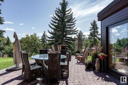 8 VALLEYVIEW POINT(E) NW, Edmonton, アルバータ T5R 5T4, カナダ