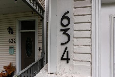 634 WOODBINE AVENUE, Toronto, Ontario M4E 2J1, Canadá