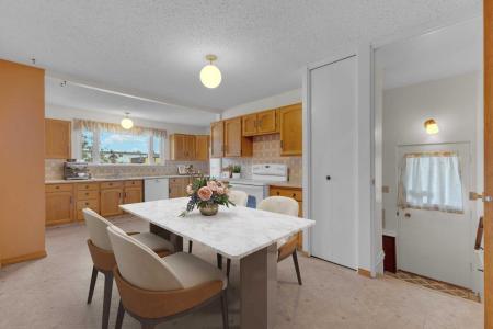 6 FIR STREET, Red Deer, Alberta T4N 4Y2, Canada