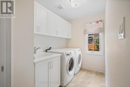 10 ISLAND GREEN LANE, Markham (angus Glen), Ontario L6C 0Y7, Canada