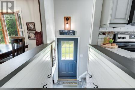 281 CRAWFORD ROAD, Bancroft (dungannon Ward), أونتاريو K0L 2L0, كندا 