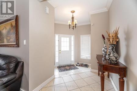 2 THACKERY DRIVE, Ajax (northeast Ajax), אונטריו L1T 0B7, קנדה 