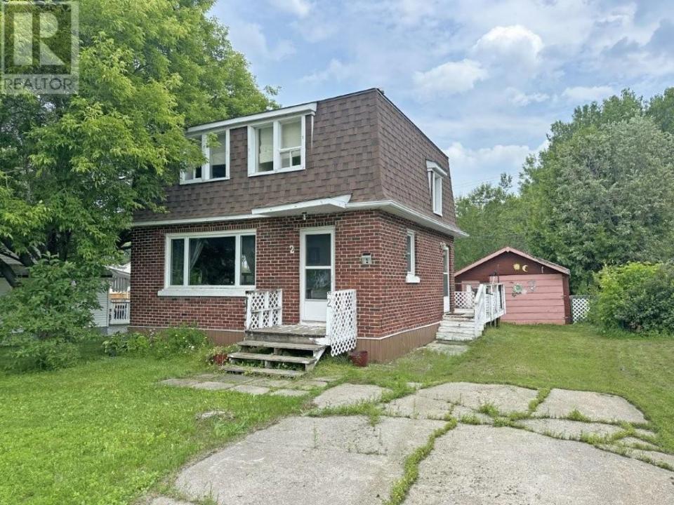 2 STEWART AVE, Red Rock, Ontario P0T 2J0, Canada