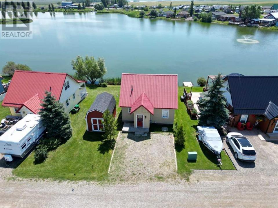14 MOUNTAIN VISTA DRIVE, Hill Spring, Alberta T0K 1E0, Canada