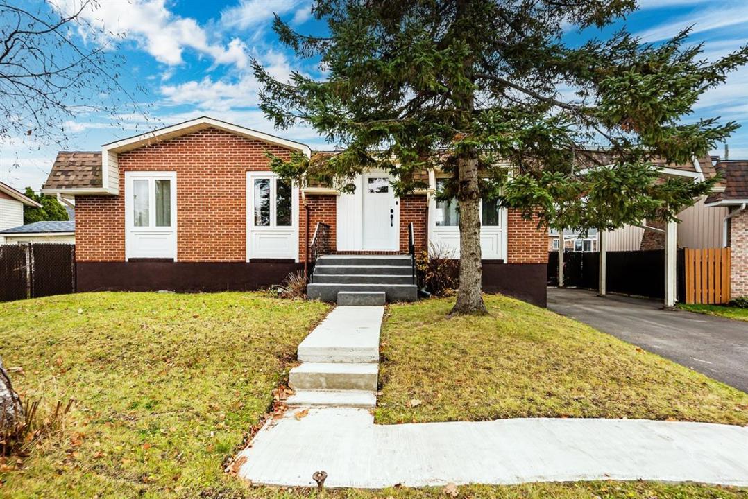 975  Rue Latour, Longueuil (Saint-Hubert), Québec J3Y 6X9, Canada