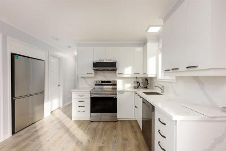 975  Rue Latour, Longueuil (Saint-Hubert), Québec J3Y 6X9, Canada