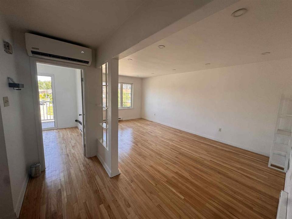 4194  Boul. Notre-Dame, Laval (Chomedey), كيبيك H7W 1T2, كندا 