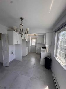 4194  Boul. Notre-Dame, Laval (Chomedey), كيبيك H7W 1T2, كندا 