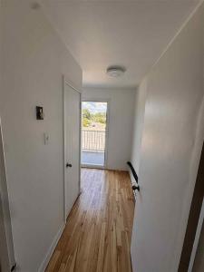 4194  Boul. Notre-Dame, Laval (Chomedey), كيبيك H7W 1T2, كندا 