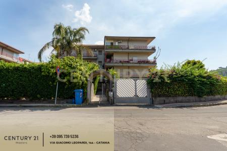Via Gesualdo Bufalino, Aci Catena, Sicilia 95022, Италия