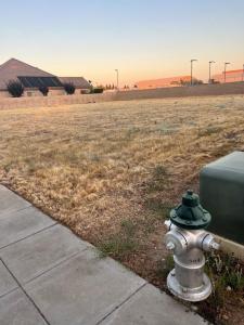 2537 Prestwick Avenue, Fresno, California 93730, Estados Unidos