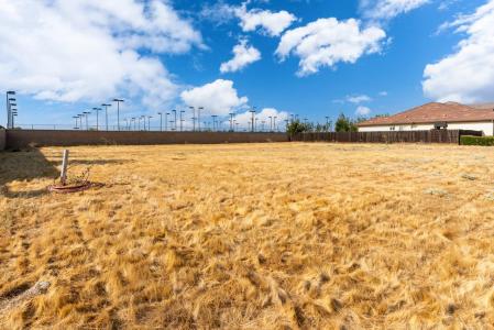 2537 Prestwick Avenue, Fresno, كاليفورنيا 93730, الولايات المتحدة