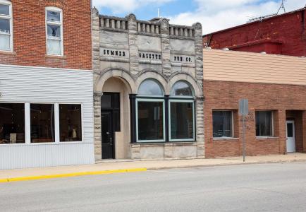 104 E 1st Street, Sumner, Iowa 50674, USA