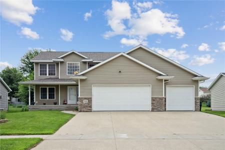 318 Crestview Drive, Center Point, Iowa 52213, USA