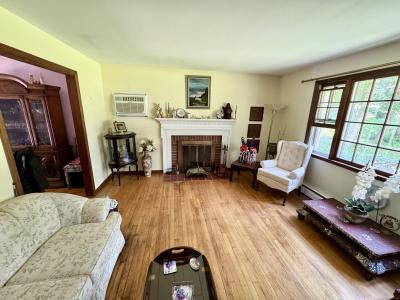 105 Chesterfield Road, East Lyme, Connecticut 06333, USA