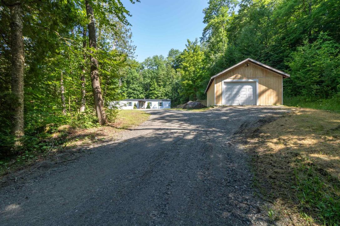 402 Daniels Pond Road, Glover, Vermont 05875, Estados Unidos