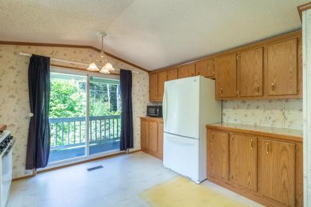 402 Daniels Pond Road, Glover, Vermont 05875, USA