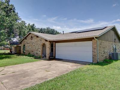 905 Redbud Street, Crowley, Texas 76036, États-Unis