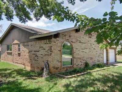 905 Redbud Street, Crowley, Texas 76036, États-Unis
