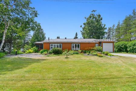 139  Route 105, Egan-Sud, Quebec J9E 3A9, CANADÁ