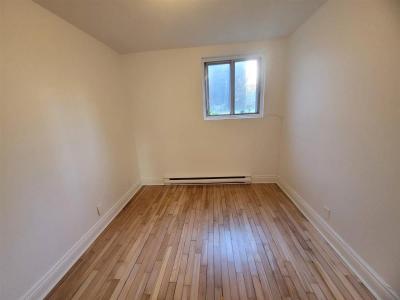 7847  Rue Durocher, Montréal (Villeray/Saint-Michel/Parc-Extension), Québec H3N 2A5, Canada