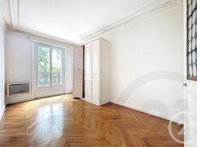 Paris, Île-de-France 75018, Pháp