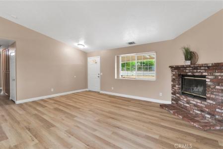 11389 Jacaranda Avenue, Hesperia, California 92345, USA