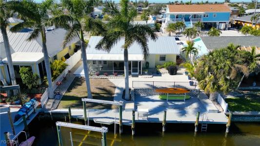 12262 Boat Shell Drive, Matlacha Isles, Florida 33991, USA