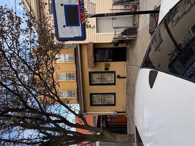 1011 Hemlock Street, Brooklyn, Nowy Jork 11208, USA