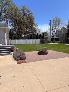 509 W 1st Street, Sumner, Iowa 50674, USA