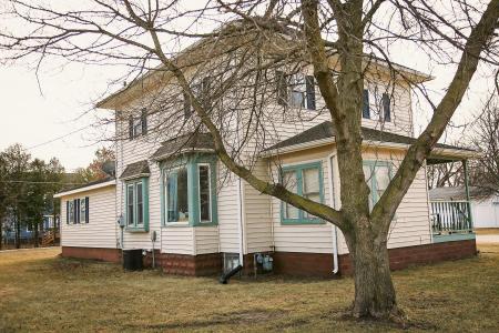 509 W 1st Street, Sumner, Iowa 50674, USA