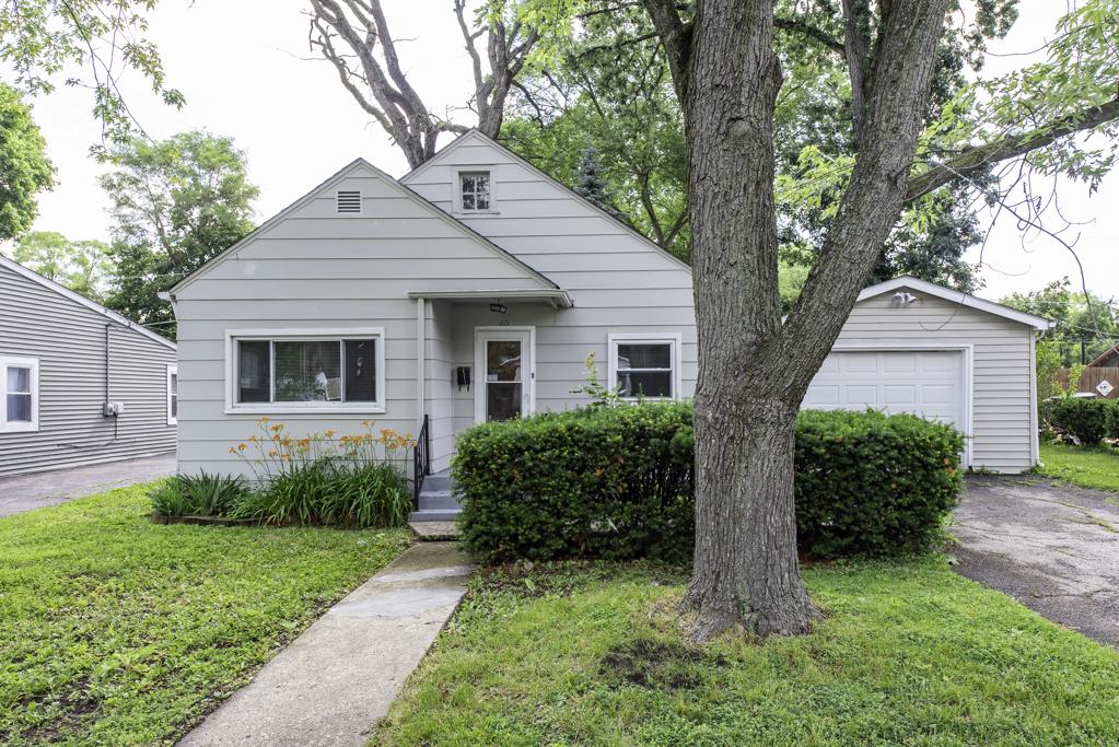 221 Kenwood Drive, Round Lake Park, إلينوي 60073, الولايات المتحدة