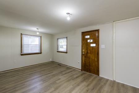 221 Kenwood Drive, Round Lake Park, إلينوي 60073, الولايات المتحدة