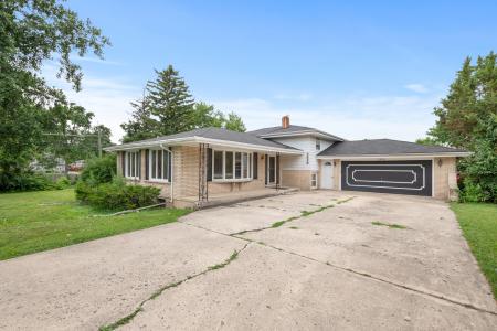3928 N Cass Avenue, Westmont, Illinois 60559, USA