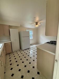 8021 W Mill Rd, Milwaukee, Wisconsin 53223, États-Unis