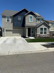 2242 S Manzanita Court, Visalia, קליפורניה 93292, ארצות הברית של אמריקה