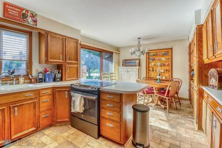 202 12th Avenue N, Casselton, North Dakota 58012