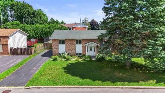 47  Rue Birkdale, Dollard-Des Ormeaux, Quebec H9G 2P2, Canada