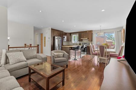 47  Rue Birkdale, Dollard-Des Ormeaux, Quebec H9G 2P2, Kanada