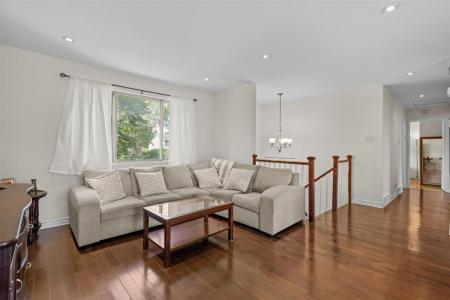 47  Rue Birkdale, Dollard-Des Ormeaux, Quebec H9G 2P2, Kanada
