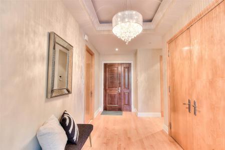 6803 Ch. Heywood, Côte-Saint-Luc, Québec H4W 3L6, Canada