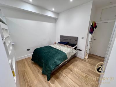 Douglas Road, HOUNSLOW, イギリス
