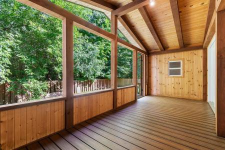 440 Rue Prince-Arthur, Otter Lake, Quebec J0X 2P0, Kanada