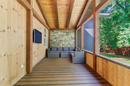 440 Rue Prince-Arthur, Otter Lake, Quebec J0X 2P0, Kanada