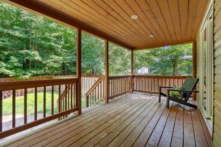 440 Rue Prince-Arthur, Otter Lake, Quebec J0X 2P0, Kanada