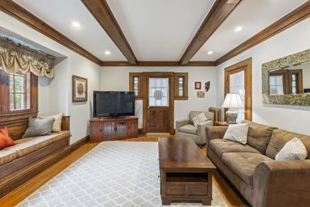 19 Superior Road, Bellerose Village, NY 11001, USA