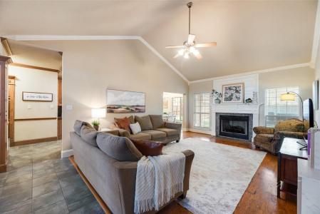 609 Acorn Street, Pilot Point, Texas 76258, USA