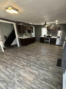 69 Lafayette Street, Waterloo, Iowa 50703, USA
