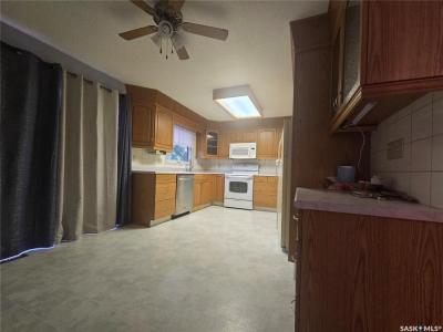 215 HEWARD STREET, Stoughton, Saskatchewan S0G 4T0, Canada